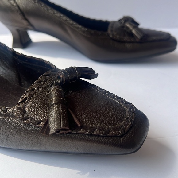 Stuart Wieitman Brown (Pewter) Square Toe Leather Kitten Heels 7.5 Made in Spain - Picture 4 of 15